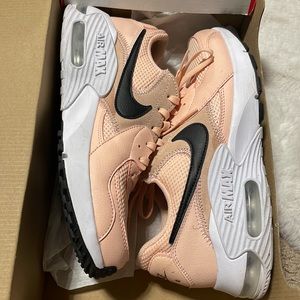 Nike Womens Air Max Excee